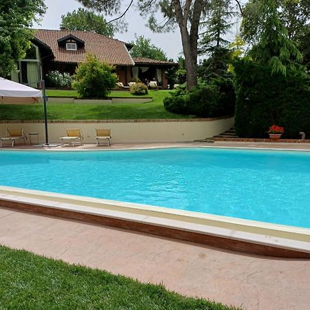 Tenuta Degli Angeli Rossi Asti Eksteriør billede
